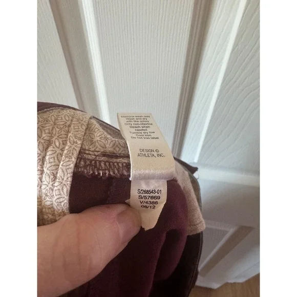 Athleta‎ Burgundy Cargo Utility Pants Women's Size 10 Tall Zippers Ankle Detail - Picture 12 of 12